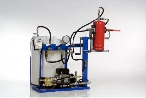 HYDROSTATICKÁ ZKUŠEBNÍ ZAŘÍZENÍ PRO PRÁŠKOVÝ HASICÍ PŘÍSTROJ